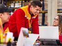 DHL-Beschäftigte im Warehouse
