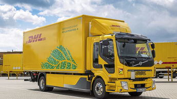 DHL, E-Truck, Koeln, Freight, 12.06.2024.  (c) Christoph Papsch - www.christoph-papsch.de - No Model Release - Keine Weitergabe des Fotos an Dritte ohne ausdrueckliche Freigabe durch den Fotografen! Jegliche Verwendung nur mit Urhebervermerk nach Parag. 13 UrhG und gegen Honorar nach MFM oder vorheriger Vereinbarung und Belegexemplar. Die IPTC-Daten und Urheberangaben sind nach Parag. 95c UrhG rechtlich geschuetzt und duerfen nicht entfernt werden.