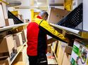 DHL-Zusteller am Black Friday 2025
