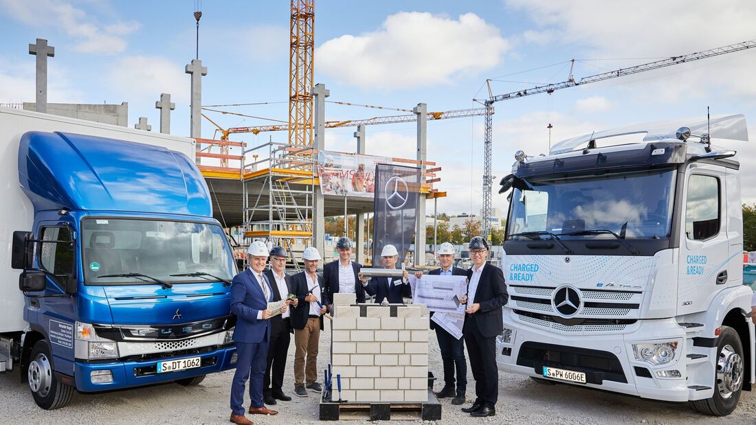 Daimler Truck errichtet neuen Standort für Vertrieb und Service von Lkw und Bussen in Stuttgart

Groundbreaking ceremony: Daimler Truck establishes new location for sales and services of trucks and buses in Stuttgart