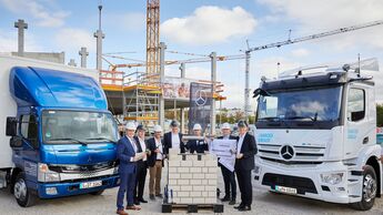 Daimler Truck errichtet neuen Standort für Vertrieb und Service von Lkw und Bussen in Stuttgart
Groundbreaking ceremony: Daimler Truck establishes new location for sales and services of trucks and buses in Stuttgart