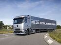 Daimler Truck stellt Mercedes-Benz NextGenH2 Truck vor: Brennstoffzellen-Lkw in Kleinserie für den Kundeneinsatz ab Ende 2026

Daimler Truck presents Mercedes-Benz NextGenH2 Truck with small-series production planned from end of 2026