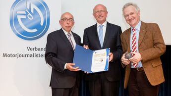 Daimler Trucks Entwicklungschef Sven Ennerst erhält den goldenen Dieselring