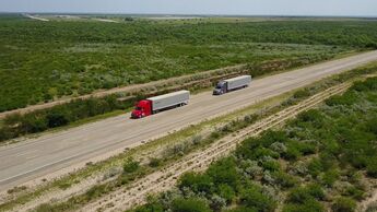 Daimler Trucks erprobt Lkw-Platooning auf Ã¶ffentlichen Highways in den USA