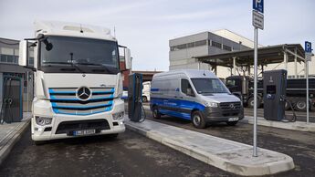 Daimler eröffnet neuen Ladepark für elektrische Nutzfahrzeuge
Daimler opens new charging park for electric commercial vehicles