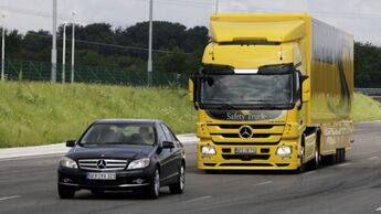 Daimler präsentiert sein Sicherheitspaket