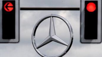 Daimler tief in den roten Zahlen