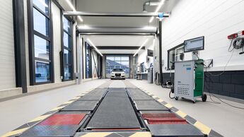 Dekra-Prüfhalle, Bildungszentrum Wart, Dekra, Ausbildungs-Prüfhalle