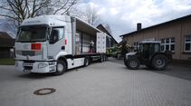 Der Hilfstransport mit dem Team von ET-Radio wird beladen
