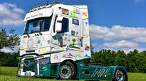 Der "Kindertruck" von Talmon Transporte tritt als Pinnwand mit zahlreichen liebevollen Motiven auf. Die Künstler sind kleine Patienten des "Olgäle", des Kinderkrankenhauses des Olgahospitals in Stuttgart.