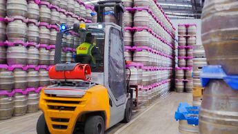 Der Kontraktlogistik-Dienstleister GXO arbeitet für den Bierbrauer Heineken