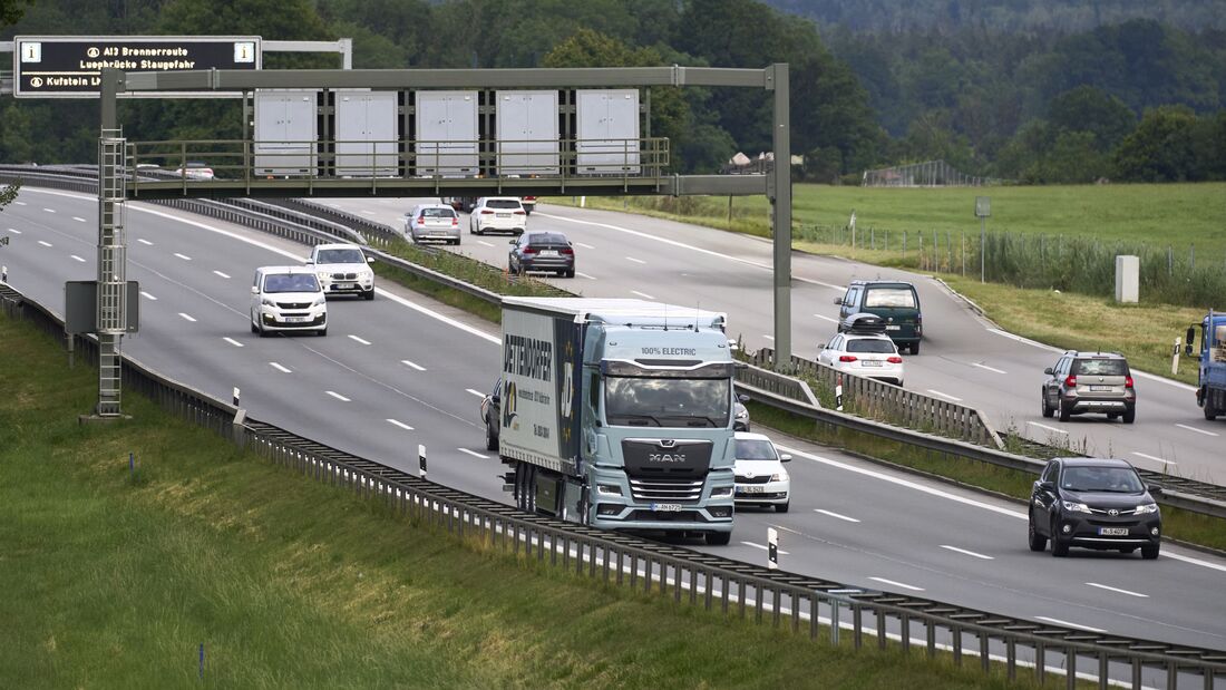 Der Lkw-Hersteller MAN Truck & Bus und Dettendorfer Energy – ein Joint Venture des regionalen Energieversorgers Energie Südbayern und der Spedition Dettendorfer – haben gemeinsam mit Partner aus Wirtschaft, Energie und Infrastruktur die „Initiative Grüner Brenner“ gegründet.
