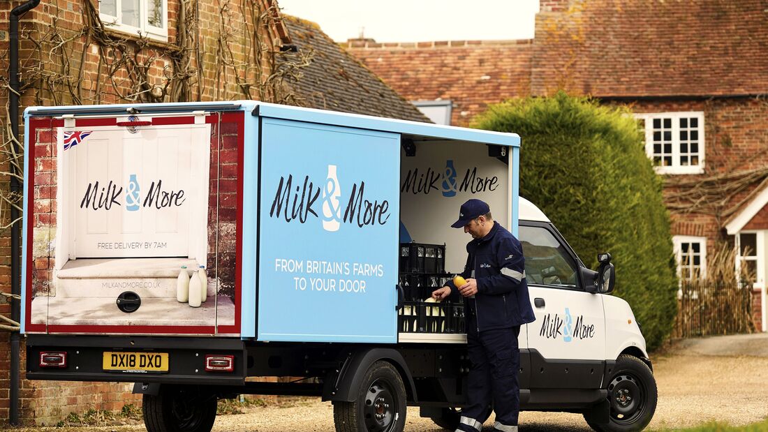 Der Streetscooter von DHL im Einsatz bei Milk & More in Großbritannien.