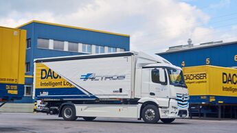 Der eActros beliefert Kunden von Dachser in der Stuttgarter Innenstadt und bestückt das Dachser-Mikrohub im Stadtteil Heslach. 

The eActros makes deliveries to customers into the city center of Stuttgart and supplies Dachser's microhub in the city's Heslach district