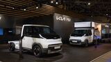 Der koreanische Fahrzeughersteller Kia zeigt auf der Solutrans 2025 in Lyon seinen neuen Kia-Transporter, den Kia PV5 Chassis Cab.