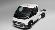 Der koreanische Fahrzeughersteller Kia zeigt auf der Solutrans 2025 in Lyon seinen neuen Kia-Transporter, den Kia PV5 Chassis Cab.