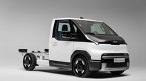Der koreanische Fahrzeughersteller Kia zeigt auf der Solutrans 2025 in Lyon seinen neuen Kia-Transporter, den Kia PV5 Chassis Cab.
