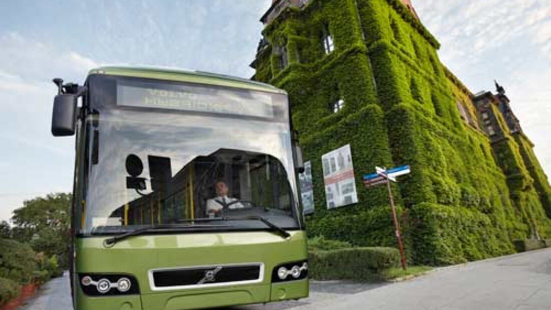 Der serielle Hybrid stößt 30 Prozent weniger Emissionen aus.