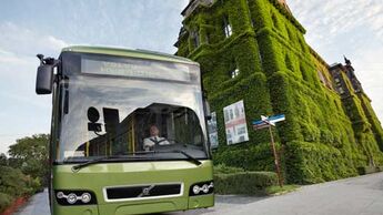 Der serielle Hybrid stößt 30 Prozent weniger Emissionen aus.