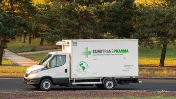 Die Flotte von Eurotranspharma Deutschland, dem neuen Spezialnetzwerk für Pharma- und Gesundheitstransporte, wird aus Zwei-Kammer-Fahrzeugen bestehen. Sie können gleichzeitig Waren in den Temperaturbereichen 2 bis 8 und 15 bis 25°C transportieren.