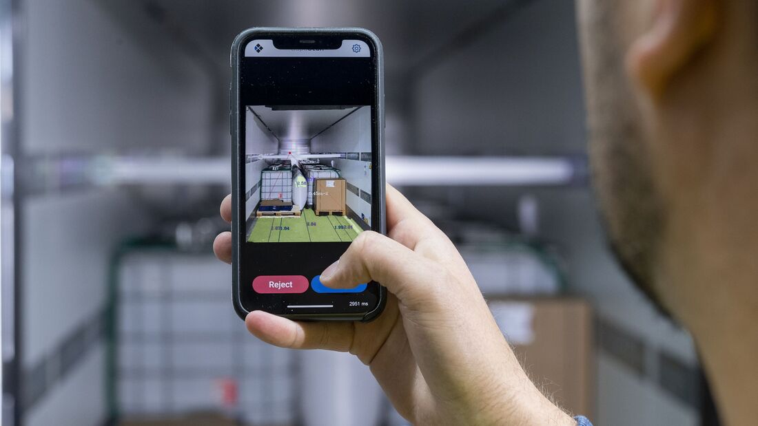 Die Laderaum-Erkennung von funktioniert mit jedem Smartphone per App.
