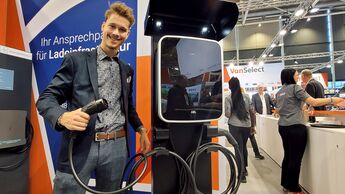 Die Ladesäule eMH3 von ABL beim Elektro-Großhändlder Sonepar auf der IAA Transportation 2022
