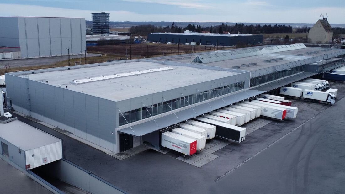 Die Logistikhalle der Andreas Schmid Group ist mit 11.500 m² eines der größten Terminals in Süddeutschland.