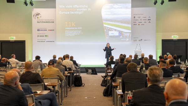 Die Referenten der Session A1 auf dem Zukunftskongress berichten über die Zukunft des batterieelektrischen Lkw.