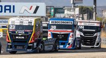 Die Truckracing Europameisterschaft 2025 ist zu Ende. Während Norbert Kiss als Meister und Jochen Hahn als Zweitplatzierter bereits vor dem Finale feststanden, blieb der Kampf um den Bronzeplatz bis zum allerletzten Kräftemessen offen. 