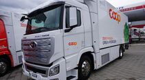 Die ersten Hyundai Xcient Fuel Cell Brennstoffzellen-Lkw werden im Rahmen einer Veranstaltung im verkehrs Luzern übergeben.