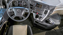 Die stärksten Serien-Lkw, Vergleichstest, Cockpit, Actros
