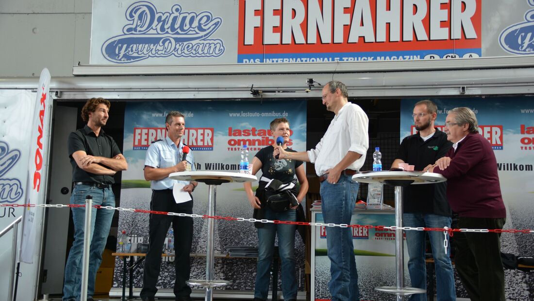 Diskussion auf der FERNFAHRER-Bühne während der Messe NUFAM.