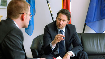 Dr. Scheuer, Matthias Rathmann, Lang-Lkw
