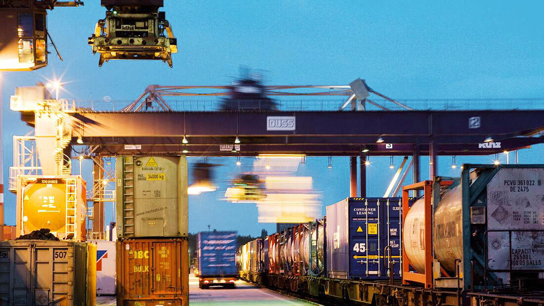 Duss, Verkehr, Kombinierter Verkehr, Umschlag