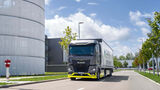 Ein Brennstoffzellen-Lkw von MAN Truck & Bus im Einsatz für das Forschungsprojekt Bayernflotte während der Straßenerprobung im regulären Logistikbetrieb.