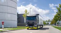 Ein Brennstoffzellen-Lkw von MAN Truck & Bus im Einsatz für das Forschungsprojekt Bayernflotte während der Straßenerprobung im regulären Logistikbetrieb.
