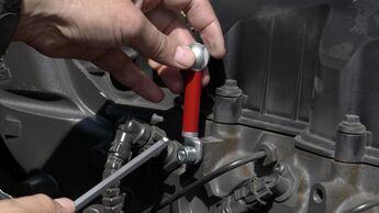 Einbau von Sniptec-Magnet am Motor.