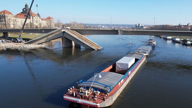 Eingestürzte Elbbrücke in Dresden ist wieder passierbar