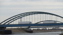 Elbekanal, Brücke