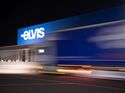 Elvis-Hub bei Nacht