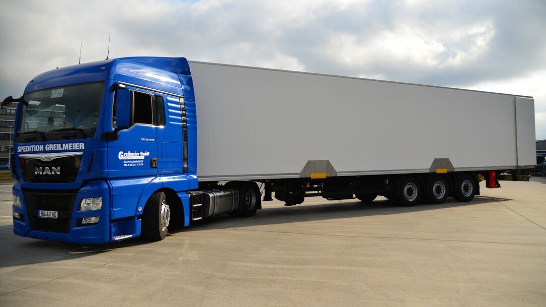 Eurotrailer, Lang-Lkw, Feldversuch, Nordrhein-Westfahlen, Henkel, Greilmeyer, Kögel, Fliegl