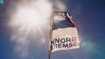 Fahne von Knorr-Bremse im Wind