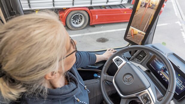 Fahrertest Mercedes-Benz Actros 1853