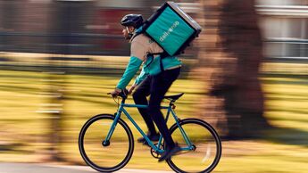 Fahrradkurier von Deliveroo