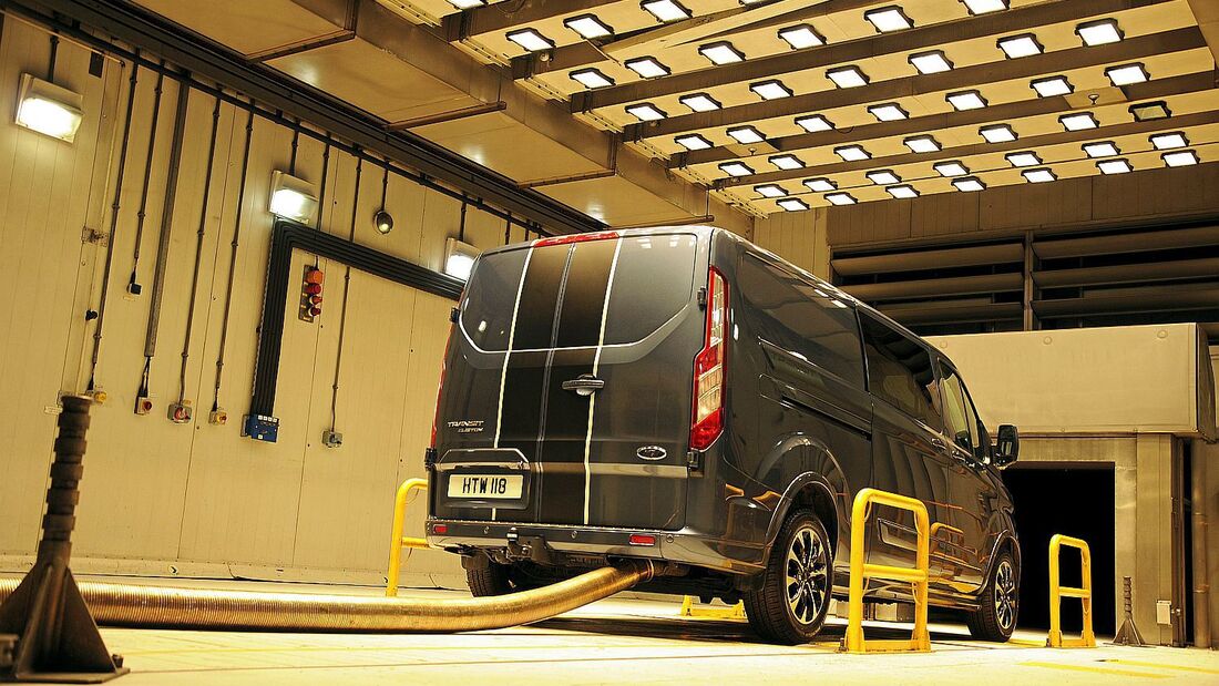 Ford Test Zentrum Dunton bei London Abgas Geräusch Umbauten