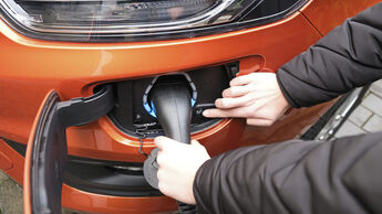 Ford Transit Custom PHEV Plug-in Hybrid Benzin-elektrisch Kastenwagen orange Elektromobilität E-Mobilität