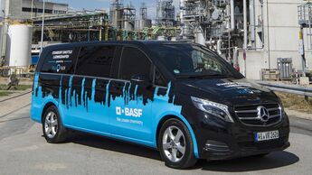 Gemeinsame Presseinformation Mercedes-Benz Vans und BASF: Mercedes-Benz Vans und BASF vereinbaren Zusammenarbeit im Bereich Mobilität

Mercedes-Benz Vans and BASF: Mercedes-Benz Vans and BASF agree cooperation in mobility sector