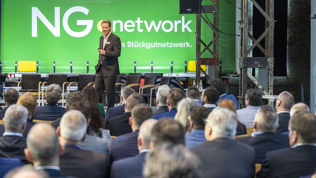 Geschäftsführer Stephan Opel präsentiert die neue strategische Ausrichtung der Stückgut-Kooperation System Alliance.