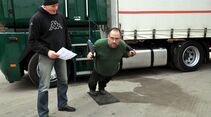 Gesundheit, Fahrer-Fitness, Fahrer Herbertz Bartz trainiert mit Physioloop