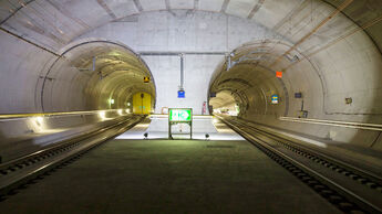 Gotthard-Basistunnel – Güterzüge